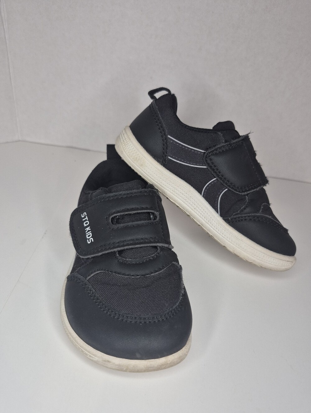 STQ Black Velcro Toddler Shoes SIZE 7